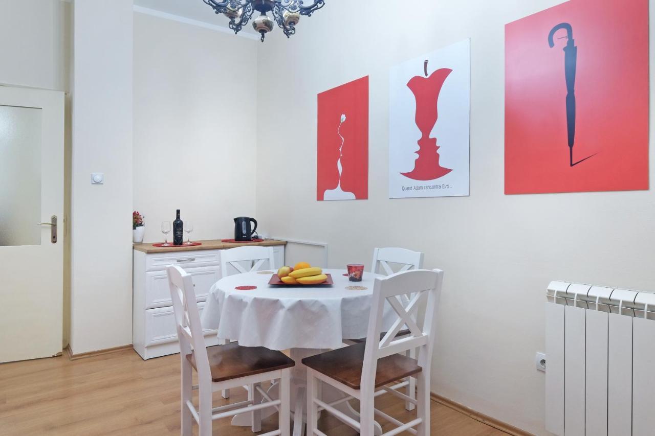 Illusion Downtown Apartment
